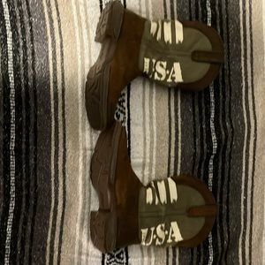 SIZE 8.5 US. DURANGO BOOTS